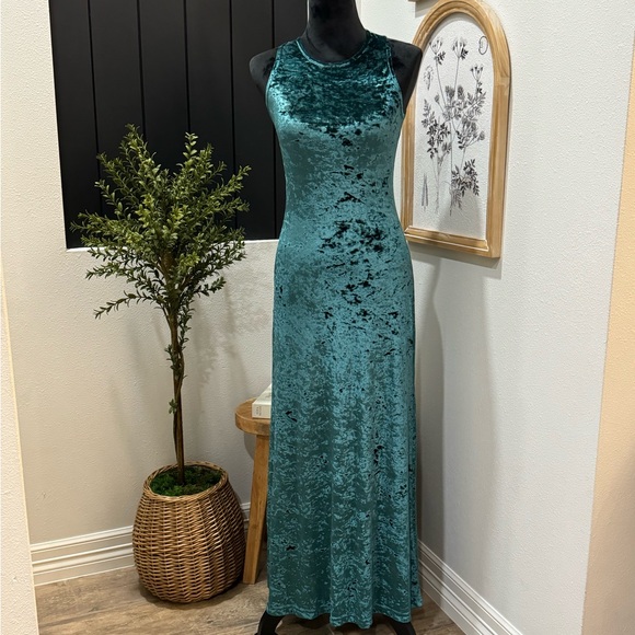 Vintage 90s La Belle velvet dress - Picture 8 of 9